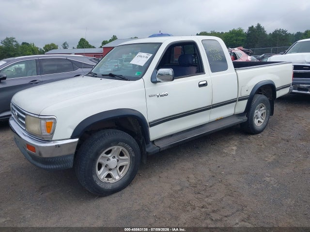 1997 Toyota T100 SR5 V6 photo 2