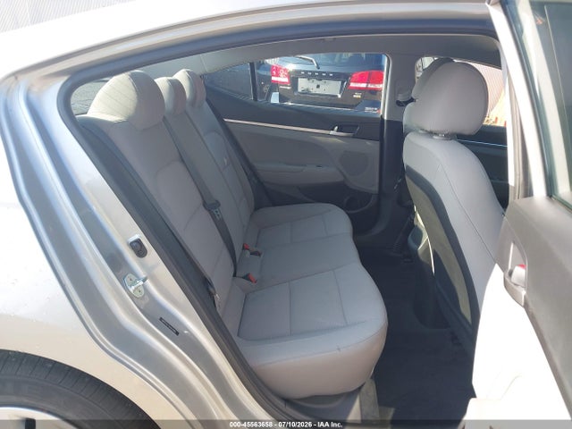 صورة 8 لـ 2020 Hyundai ELANTRA SE