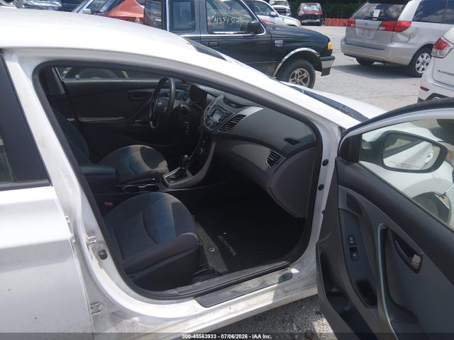 2016 Hyundai ELANTRA SE photo 5