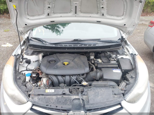 صورة 10 لـ 2013 Hyundai ELANTRA GS