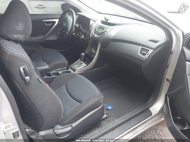 صورة 5 لـ 2013 Hyundai ELANTRA GS