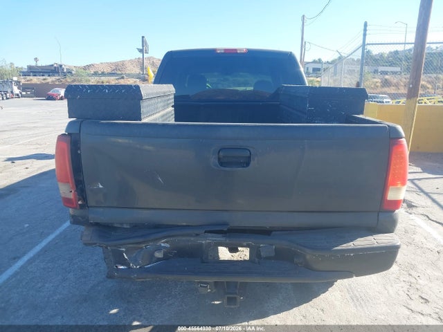 2005 Chevrolet SILVERADO 2500HD LT — миниатюра 16
