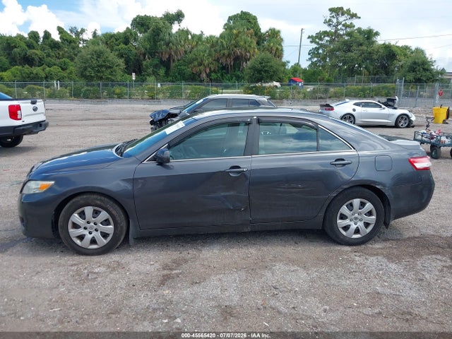 2010 Toyota CAMRY LE thumbnail 14