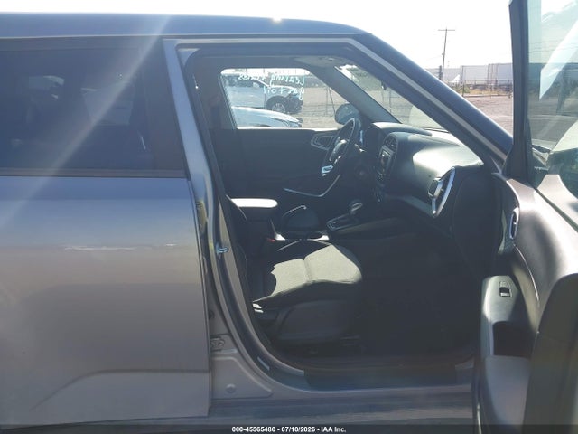 2023 KIA SOUL LX 5