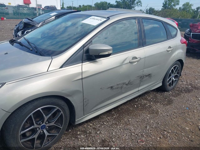 2015 FORD FOCUS SE 照片 6