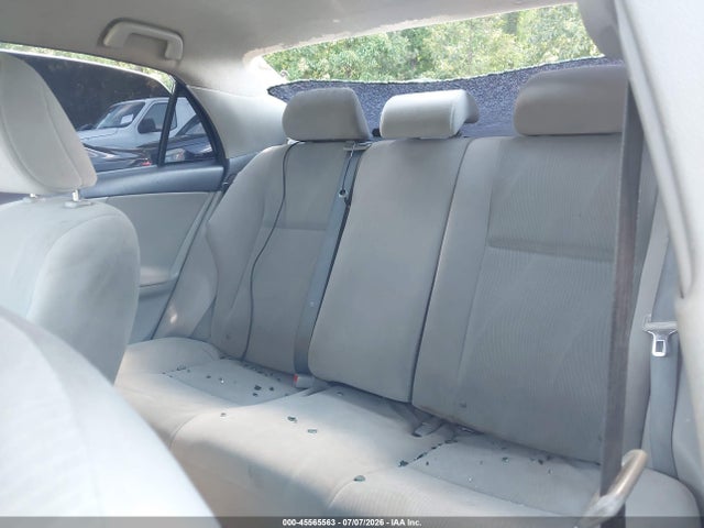صورة 8 لـ 2012 Toyota COROLLA LE