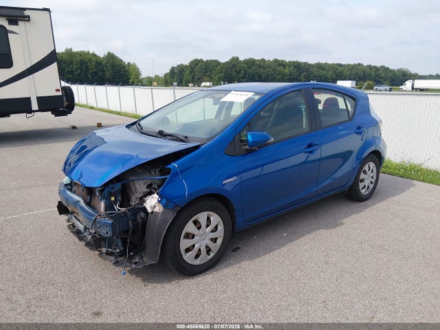 صورة 2 لـ 2014 Toyota PRIUS C TWO