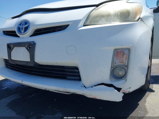 2010 Toyota PRIUS V photo 6