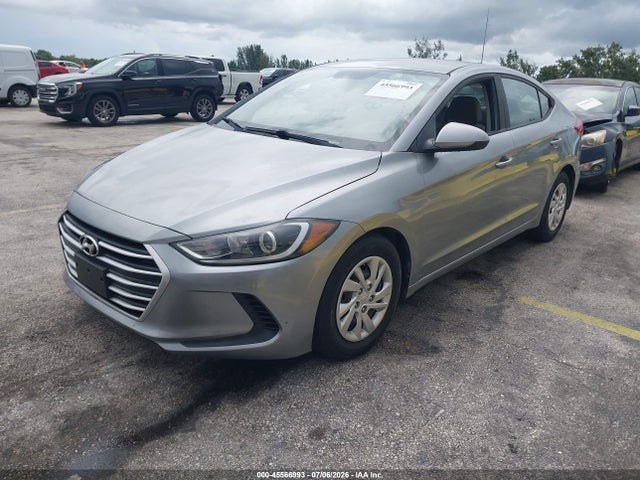 2017 Hyundai ELANTRA SE photo 2