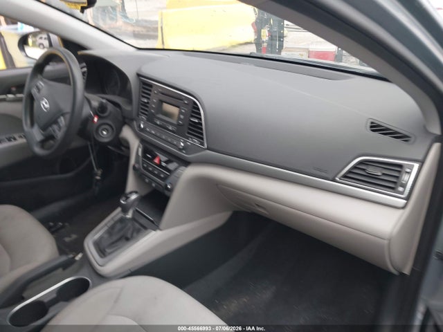2017 Hyundai ELANTRA SE photo 5