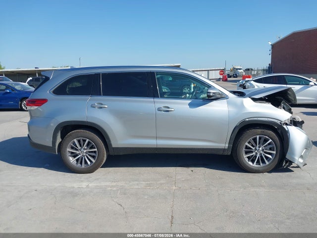 2019 TOYOTA HIGHLANDER XLE 14