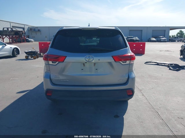 2019 TOYOTA HIGHLANDER XLE 17