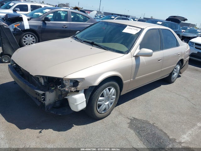 2001 Toyota CAMRY LE 照片 2