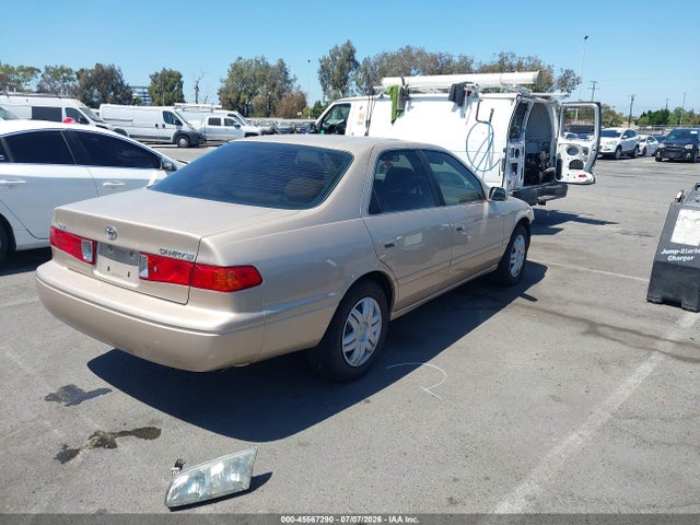 2001 Toyota CAMRY LE 照片 4