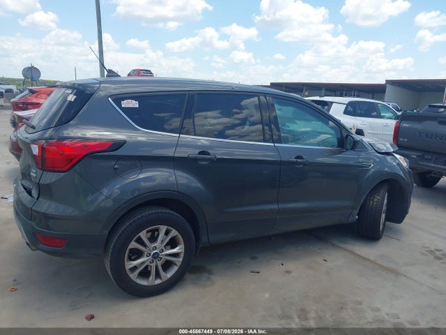 2019 FORD ESCAPE SE 14