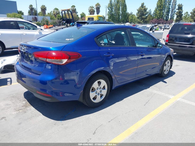 2017 KIA FORTE LX photo 4