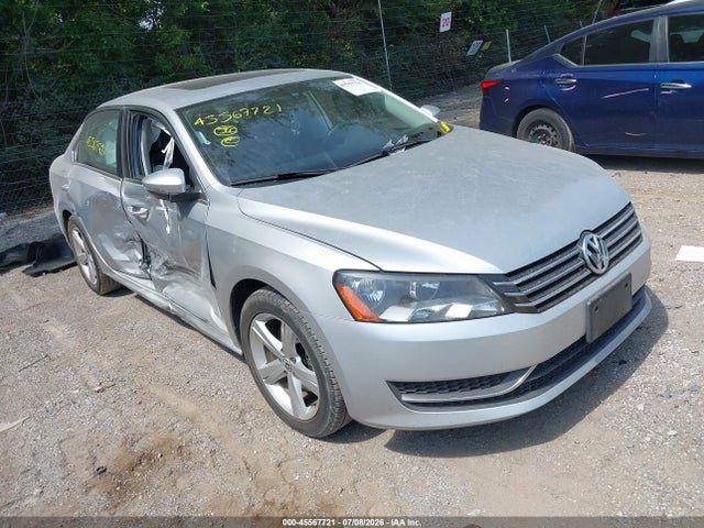 2012 Volkswagen PASSAT 2.5L SE 照片 1
