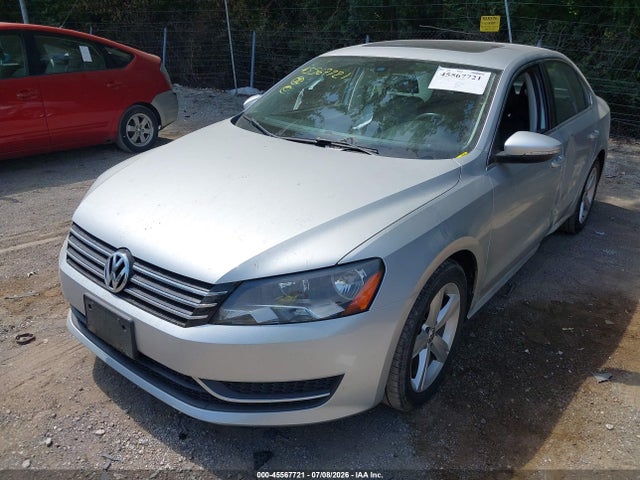 2012 Volkswagen PASSAT 2.5L SE 照片 2