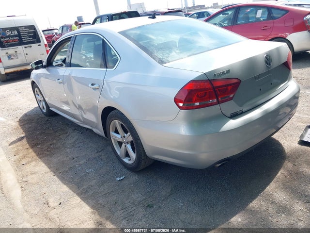 2012 Volkswagen PASSAT 2.5L SE 照片 3