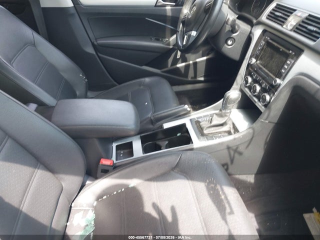 2012 Volkswagen PASSAT 2.5L SE 照片 5