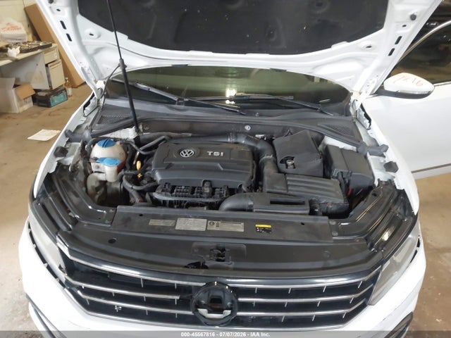 2016 Volkswagen PASSAT 1.8T S — фото 10