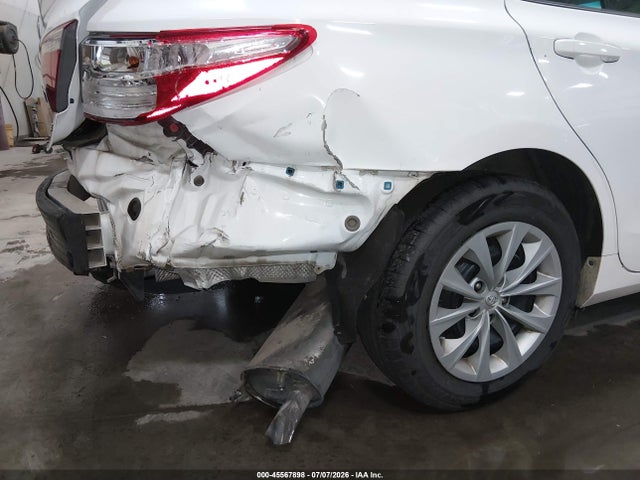 2015 Toyota CAMRY LE thumbnail 18