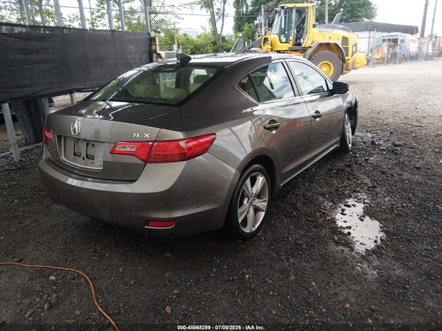 2014 Acura ILX 2.0L 照片 4