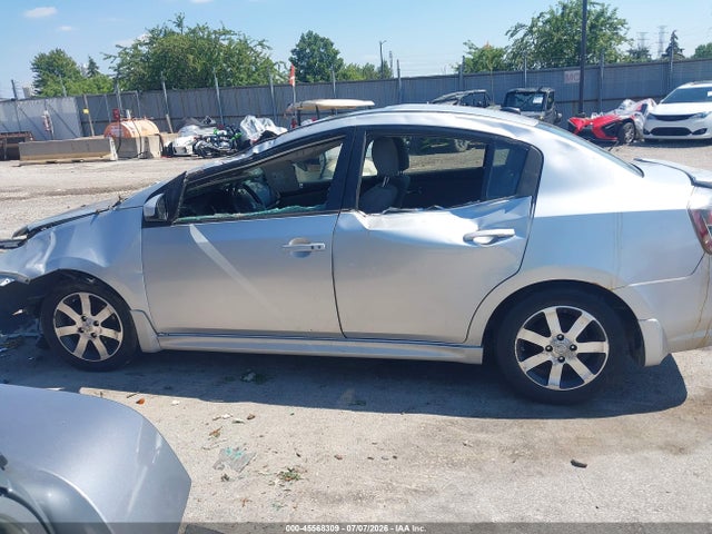 2012 Nissan SENTRA 2.0 SR 照片 15
