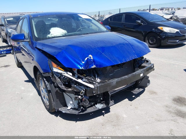 صورة 6 لـ 2023 Hyundai ELANTRA SE