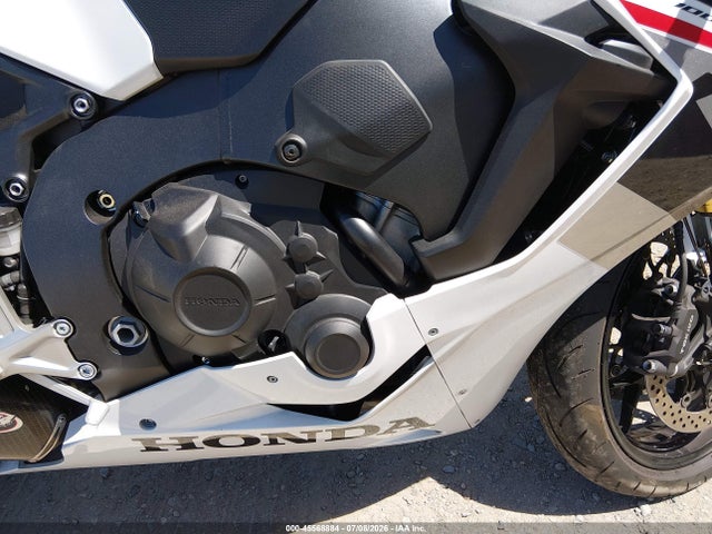 2026 HONDA CBR1000 RR 9