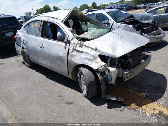 2016 NISSAN VERSA 