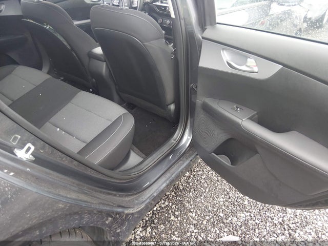 2023 KIA FORTE LX 8