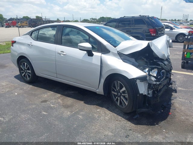 2021 NISSAN VERSA SV XTRONIC CVT