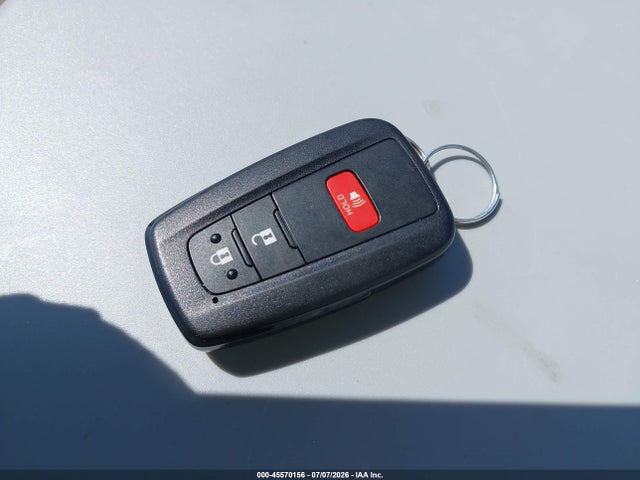 2019 TOYOTA PRIUS LE 11