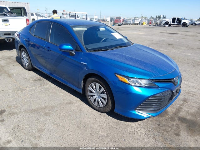 2020 Toyota CAMRY LE HYBRID photo 1