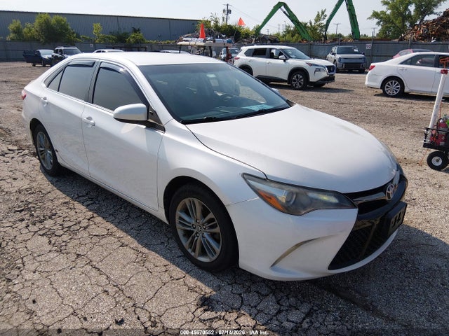 2015 TOYOTA CAMRY SE