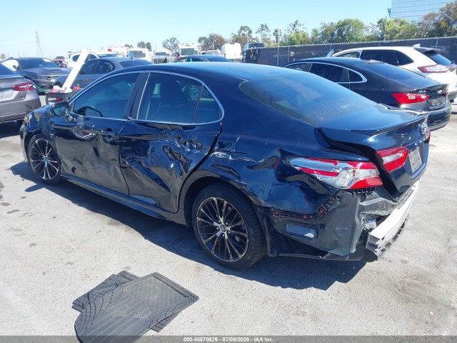 2018 Toyota CAMRY SE — фото 3