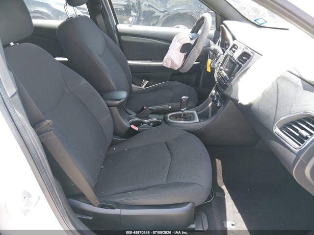 صورة 5 لـ 2012 Chrysler 200 TOURING