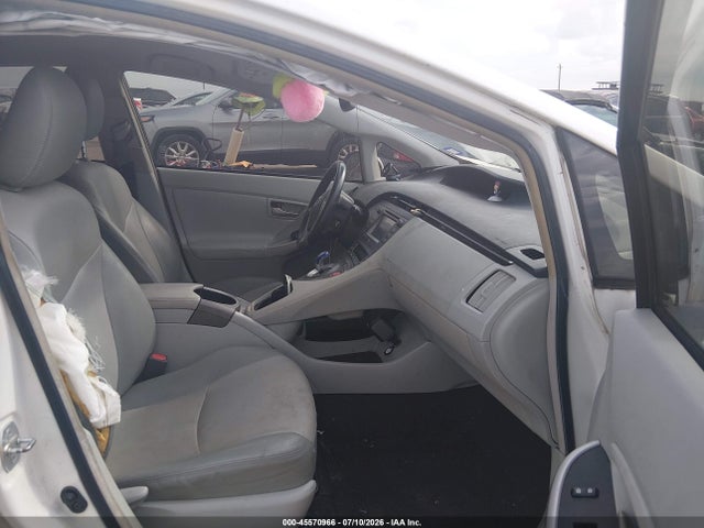 2014 Toyota PRIUS FOUR — фото 5