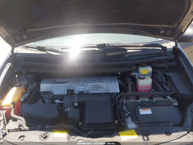 2015 Toyota PRIUS THREE photo 10