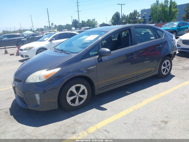 2015 Toyota PRIUS THREE photo 2