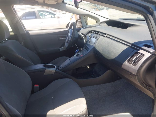 2015 Toyota PRIUS THREE photo 5