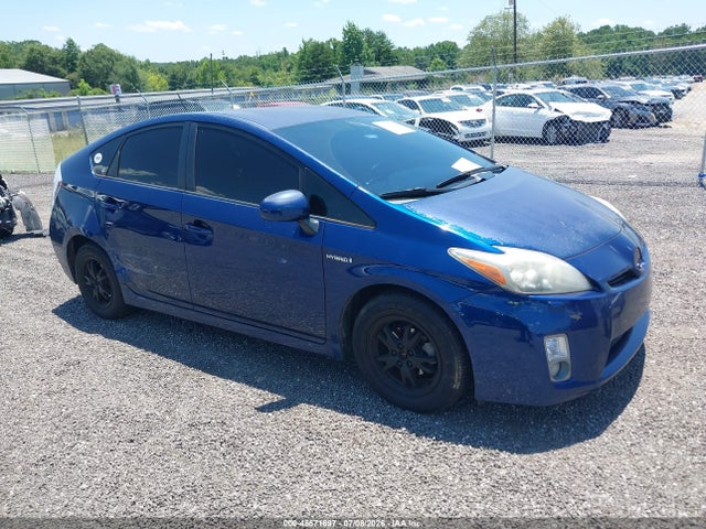 2010 Toyota PRIUS V photo 1
