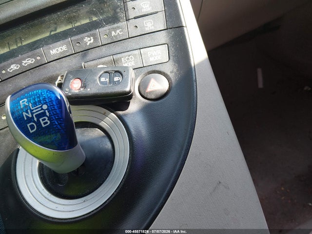 2010 Toyota PRIUS II thumbnail 11