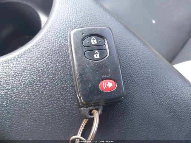 2012 Toyota PRIUS TWO thumbnail 11