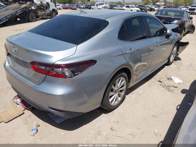 صورة 4 لـ 2021 Toyota CAMRY LE