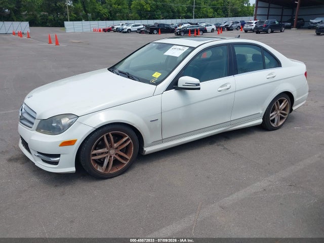 صورة 2 لـ 2012 Mercedes-BENZ C 250 SPORT