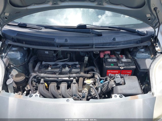2011 Toyota YARIS photo 10
