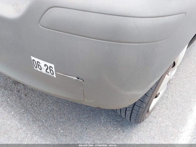 2011 Toyota YARIS thumbnail 12