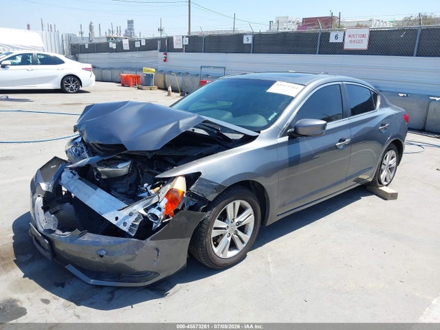 2013 Acura ILX 2.0L 照片 2